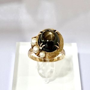 BLACK STAR SAPPHIRE 18