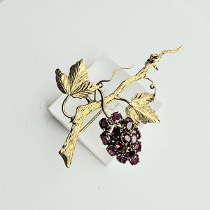 RUBY BROOCH 01