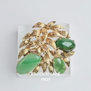 JADE BROOCH 01